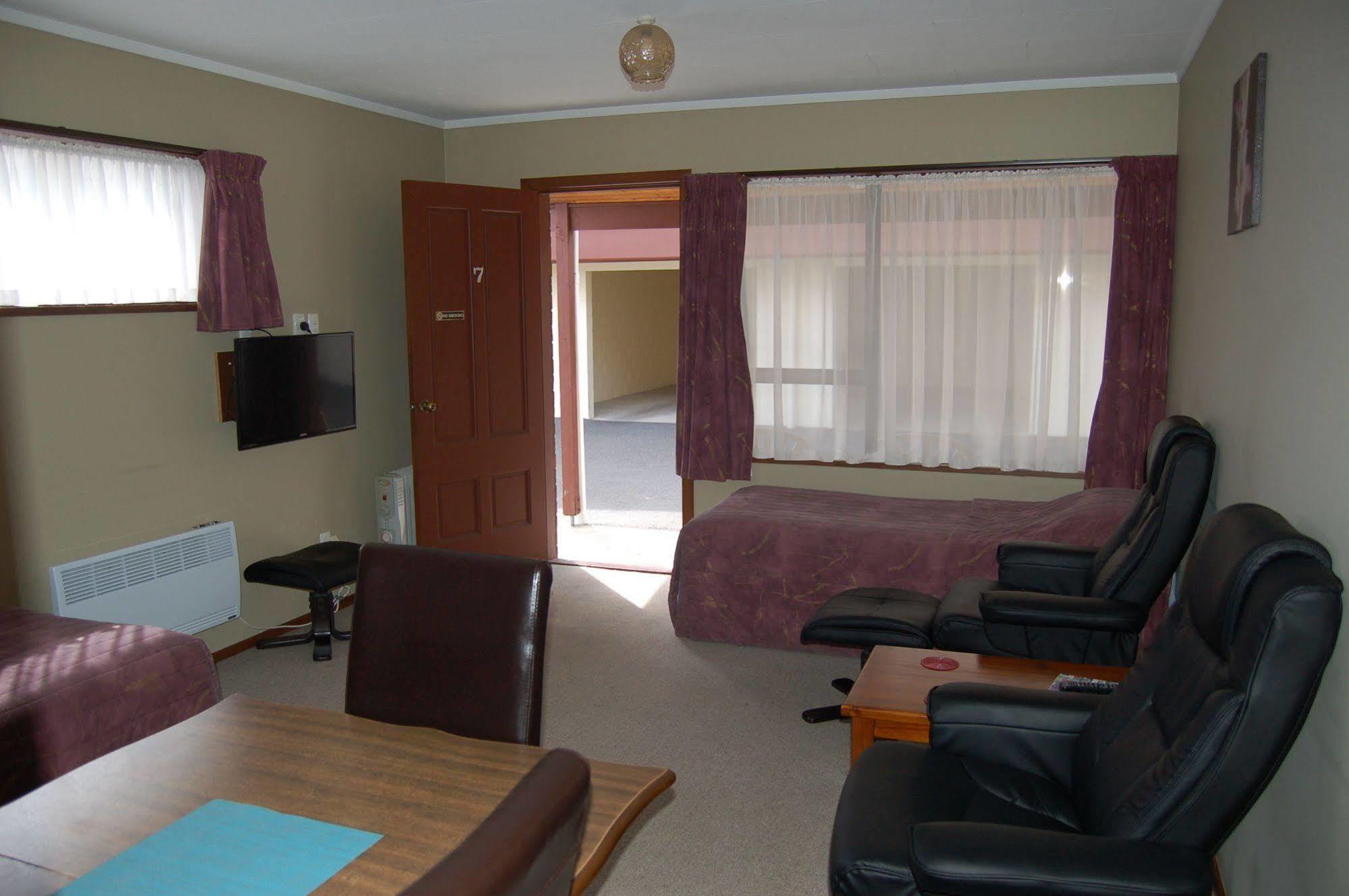 Carisbrook Motel Dunedin Exterior photo